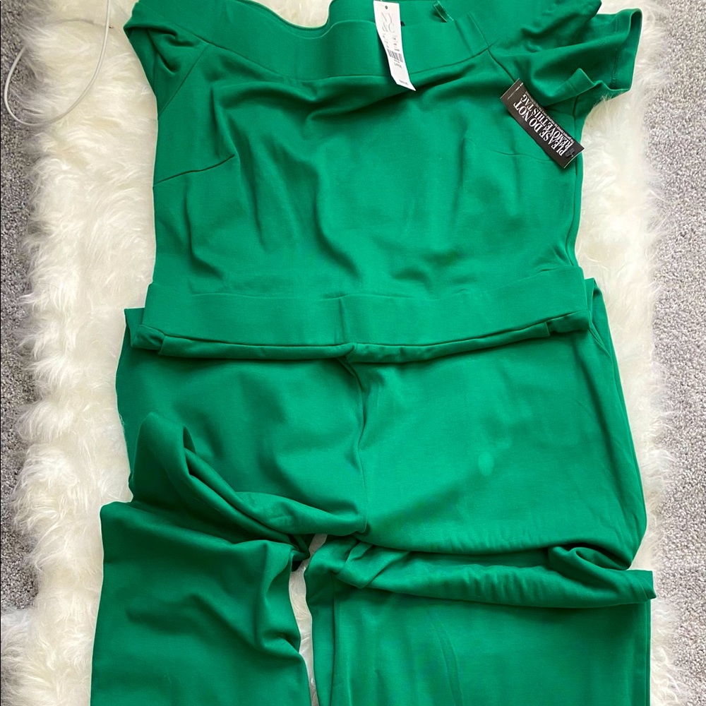 🍀 Must Have! Green Jumpsuit!